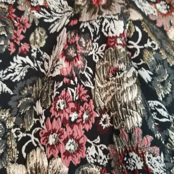 Maeve | Black & Metallic Floral Motif Ankle Pants Sz 0 - Picture 4 of 8